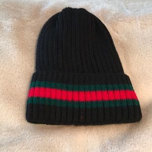 Unisex Winter Black color Hat Green red stripes w/ plush inside Zara